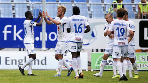 🔝 @维尼修斯 🔝 💫 代表 @皇家马德里 在联赛中拿下1️⃣5️⃣0️⃣场胜利！ 来源：皇马官方推特